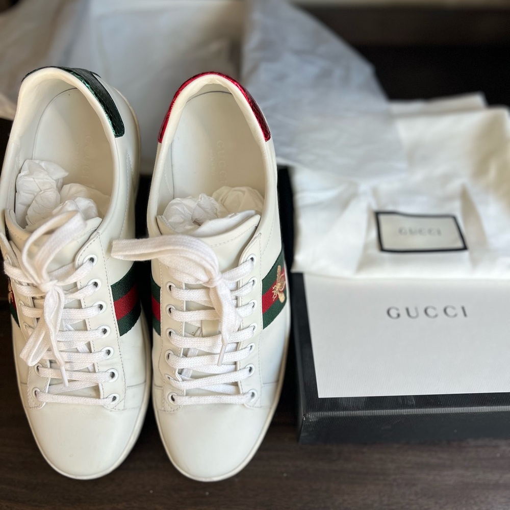 Gucci WOMEN'S ACE SNEAKER WITH BEE - Picture 14 of 14